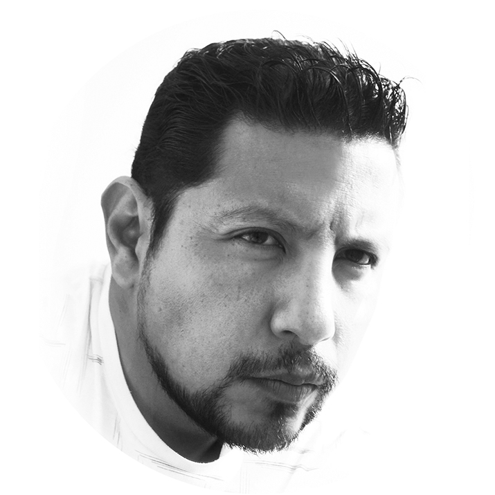mia angelo cuadrada